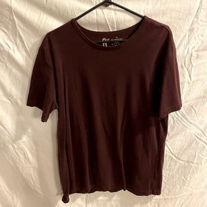 Gap men’s XL t-shirt  Cotton/spandex maroon.